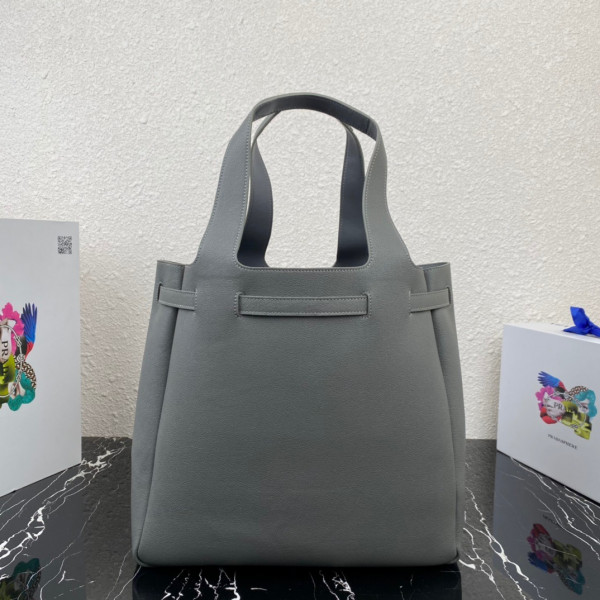Pra*a leather tote
