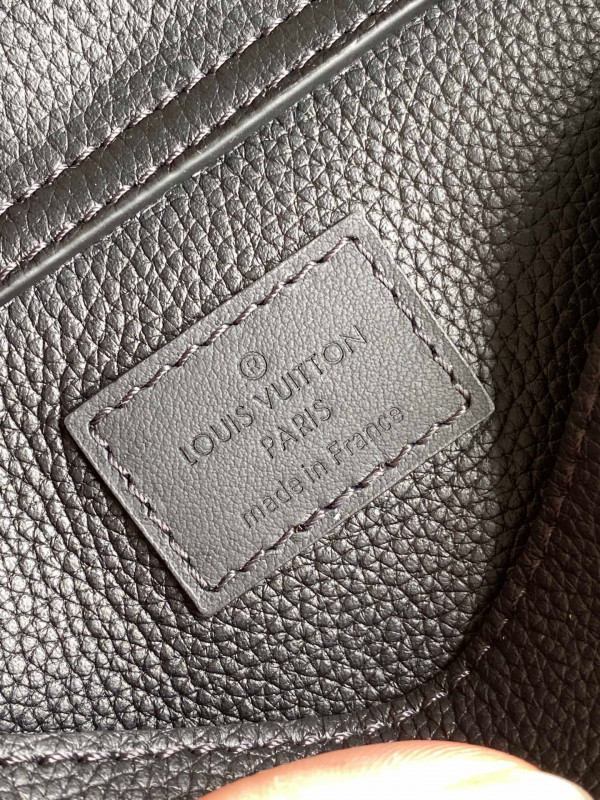 l0*is V*t0n slingbag