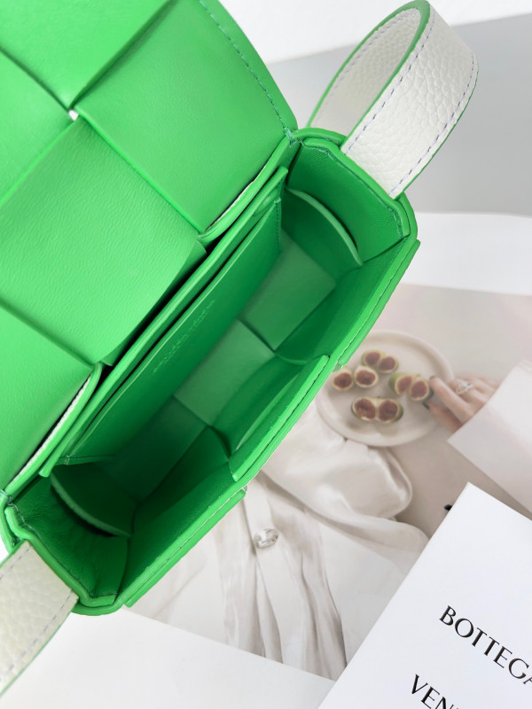 bo*te*ga Ve*ne*ta candy mini cassette-12*8*4cm