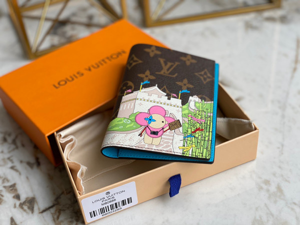 l0*is V*t0n passport cover