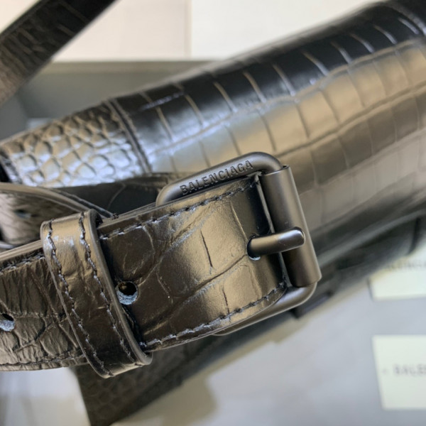 Ba*len*cia*ga downtown medium shoulder bag