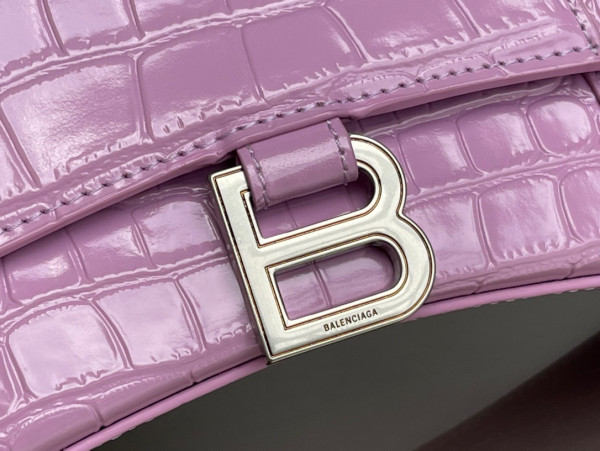 Ba*len*cia*ga hourglass