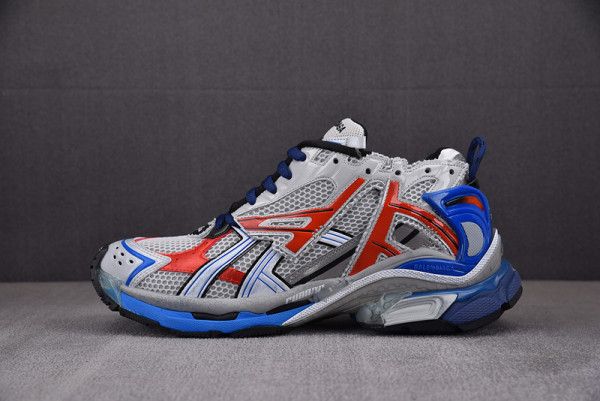 Ba*len*cia*ga runner