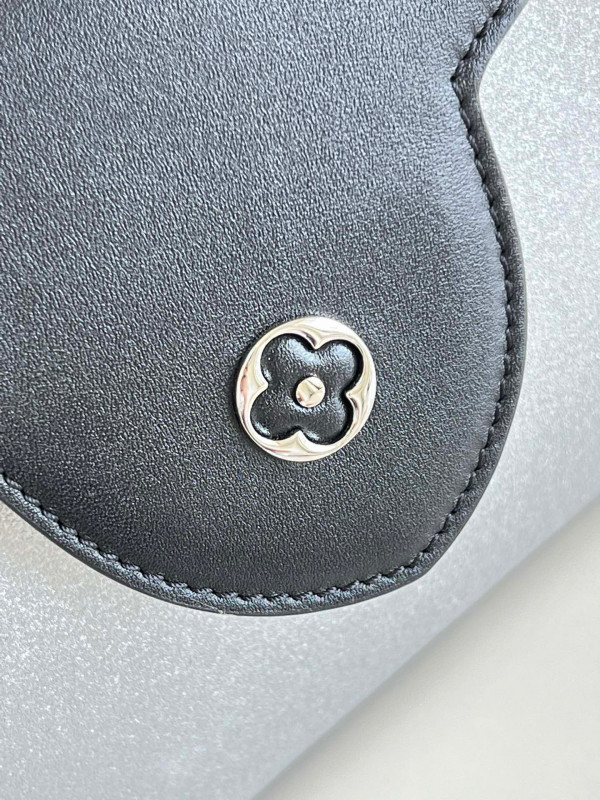 l0*is V*t0n capucines bb