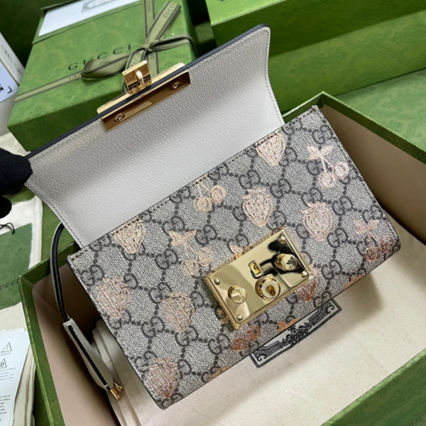 G*u*i padlock small berry shoulder bag