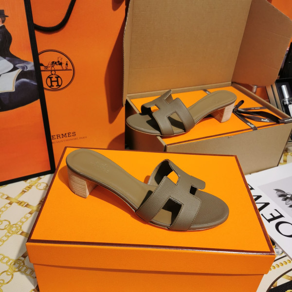 H**mes oasis sandal