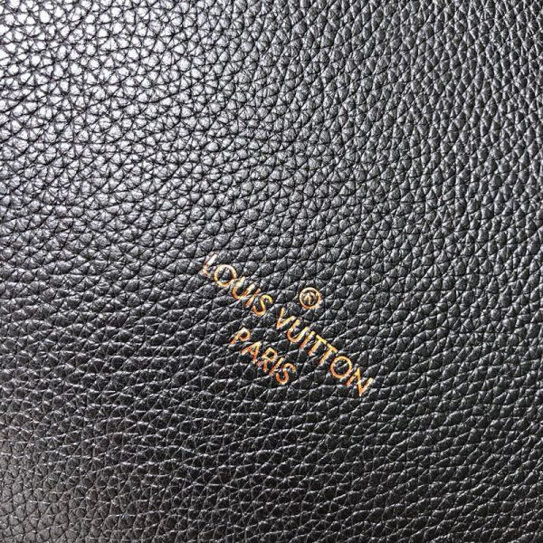 l0*is V*t0n haumea bag