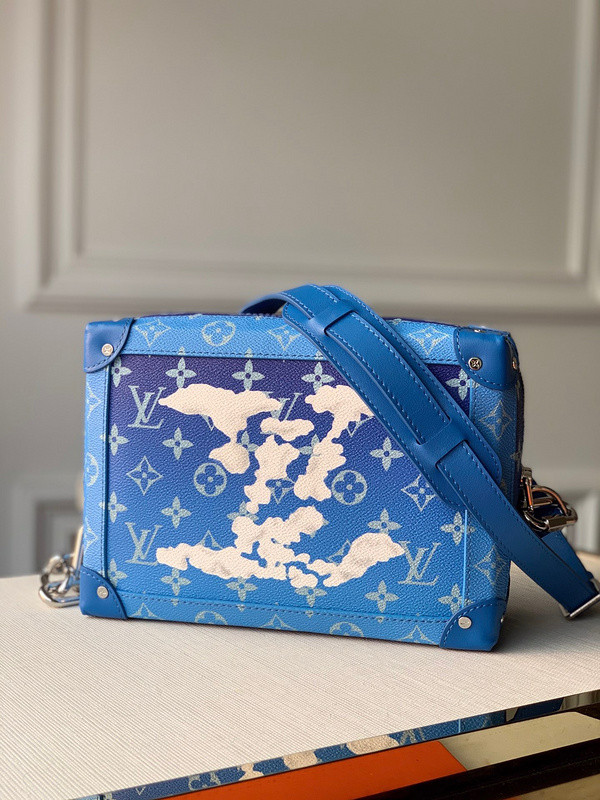 l0*is V*t0n soft trunk