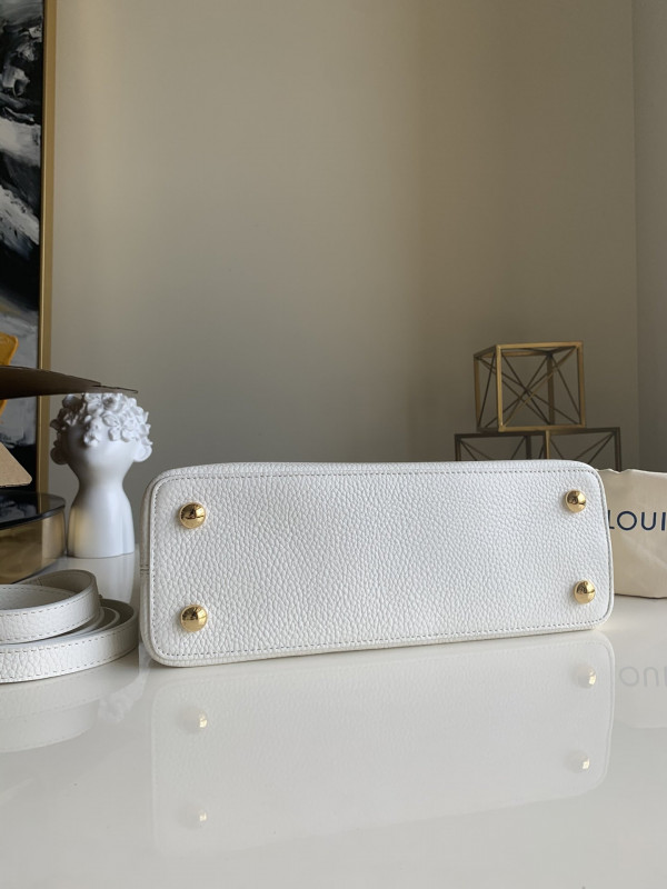 l0*is V*t0n capucines pm