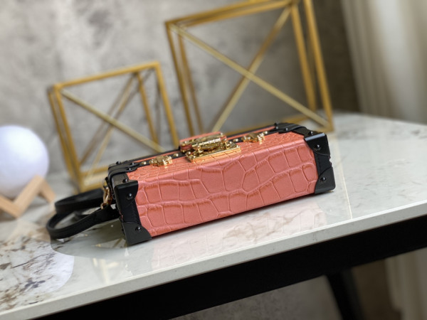 l0*is V*t0n petite malle