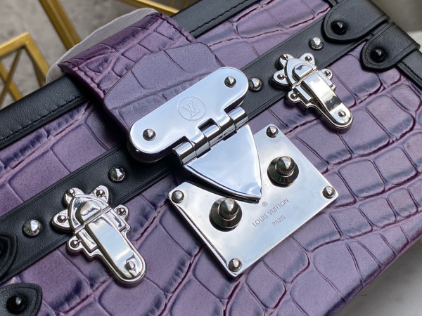 l0*is V*t0n petite malle