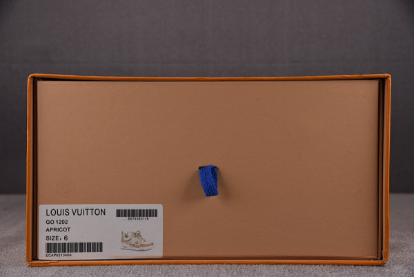 l0*is V*t0n sneakers