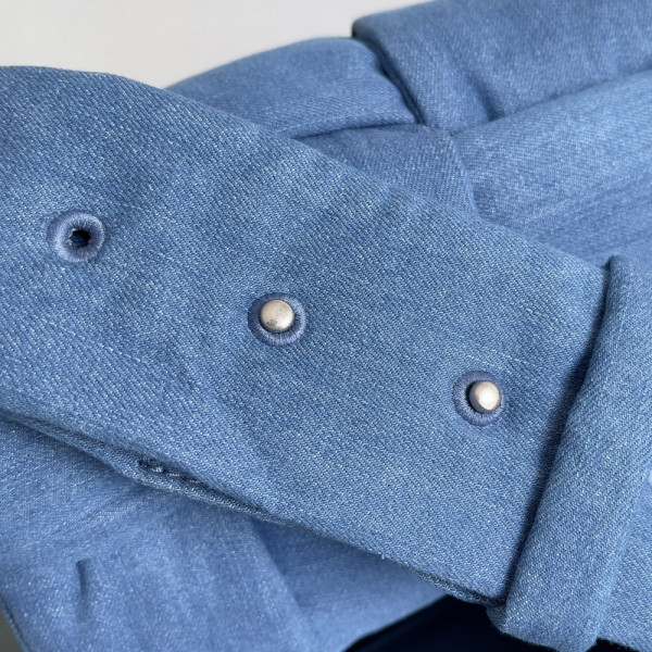 bo*te*ga Ve*ne*ta padded tech cassette