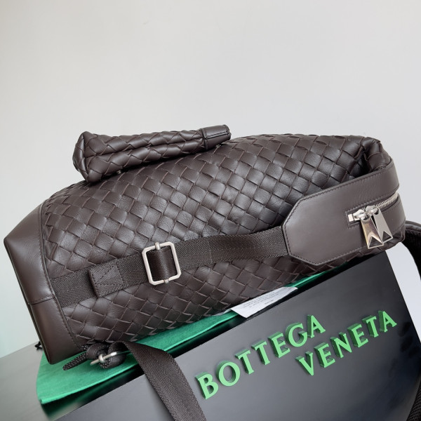 bo*te*ga Ve*ne*ta small intrecciato backpack