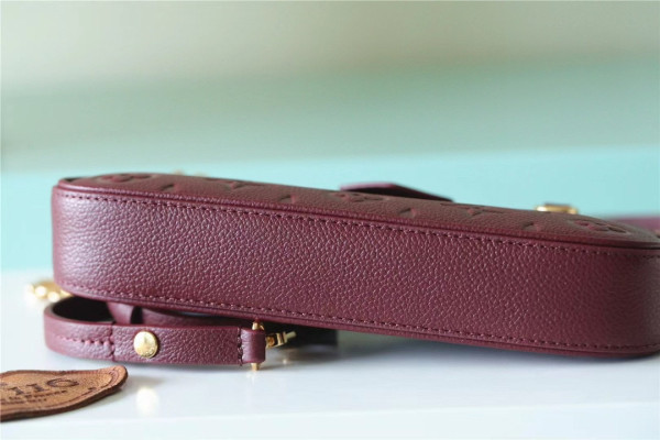 l0*is V*t0n easy pouch on strap