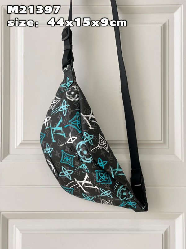 l0*is V*t0n discovery bumbag