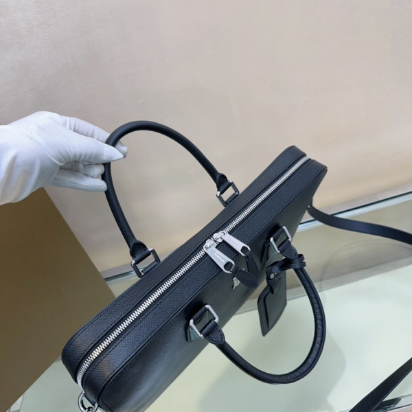 B**rry slim ainsworth briefcase