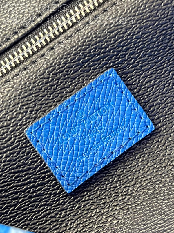 l0*is V*t0n dopp kit -28*15*16.5cm