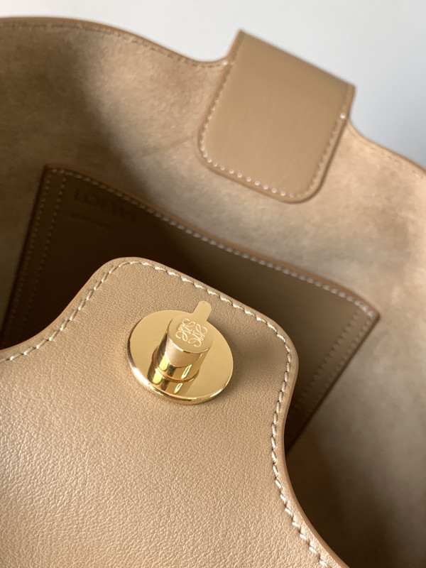 Lowee Medium Pebble bucket Bag-28*24*23CM