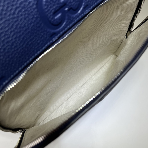 G*u*i backpack-32*42*16cm