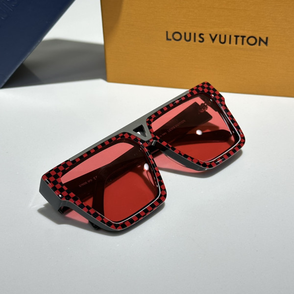 louvis V*t0n sunglasses