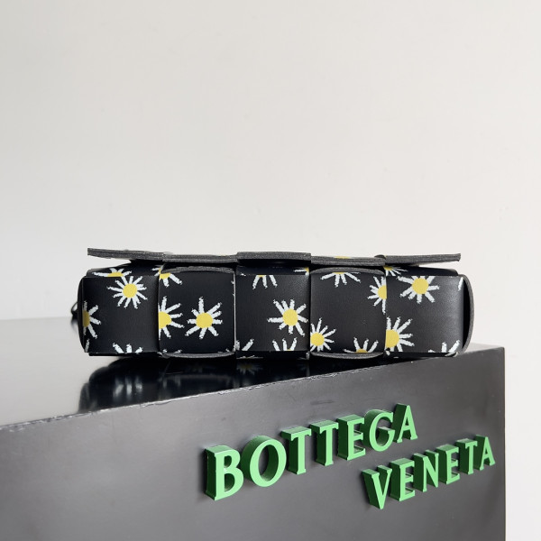 bo*te*ga Ve*ne*ta cassette-23*15*5cm