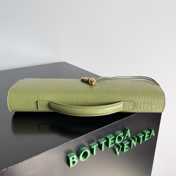 bo*te*ga Ve*ne*ta long clutch andiamo with handle-31*13*3cm