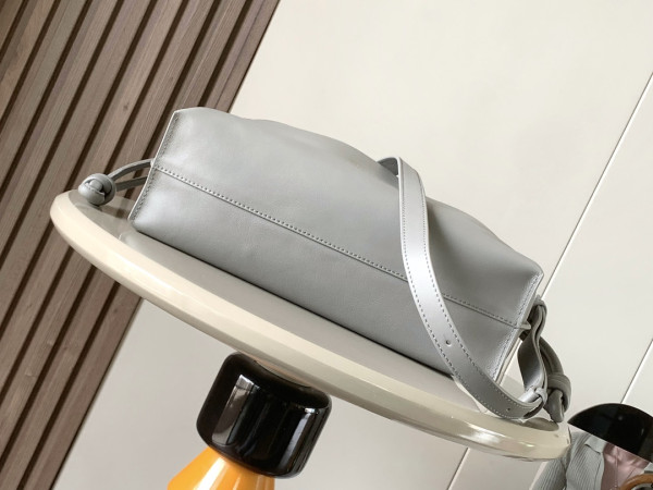 Lowee Flamenco clutch- 24.5*30*10.5cm