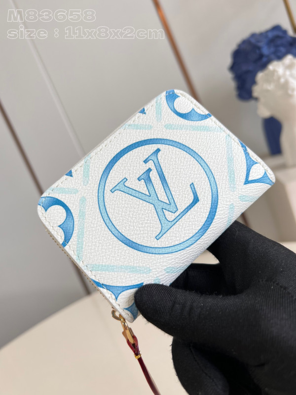 l0*is V*t0n slender wallet-11*8.5*2cm