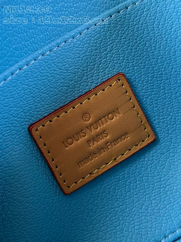 l0*is V*t0n pochette cosmétique pm