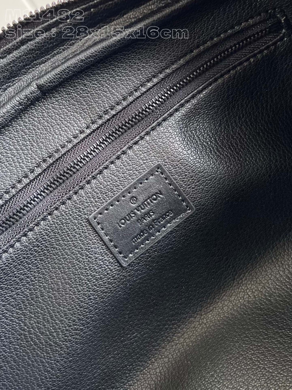 l0*is V*t0n locker dopp kit bag-23*13*12cm