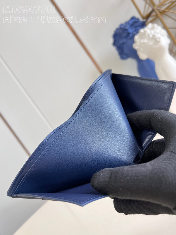 l0*is V*t0n slender wallet-11*8.5*2cm