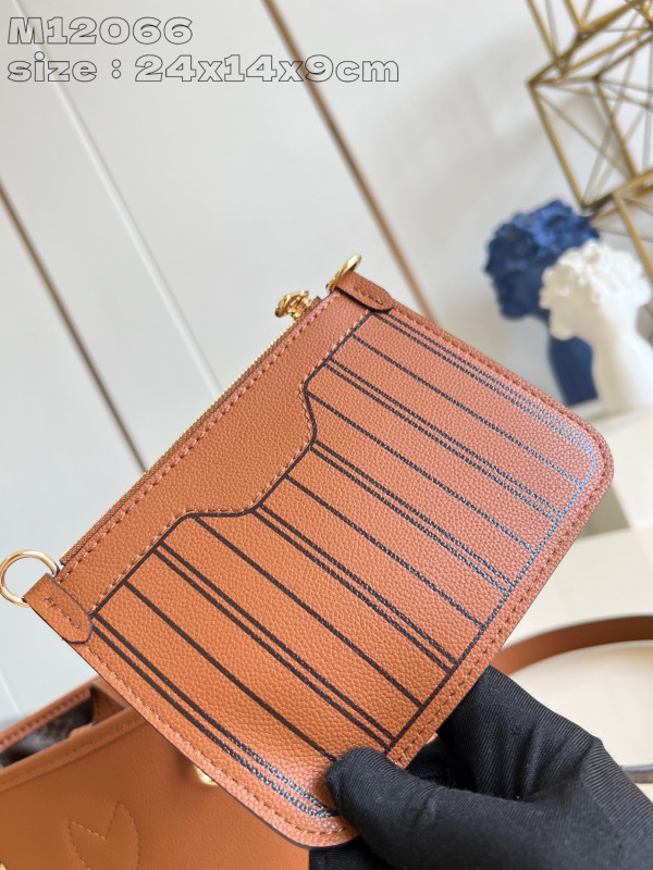 l0*is V*t0n neverfull bandoulière inside out bb