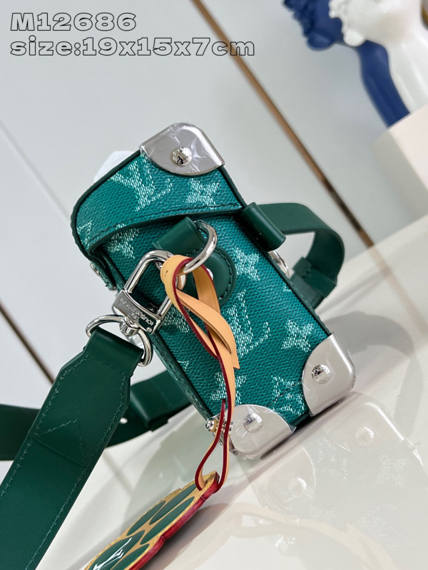 l0*is V*t0n soul trunk-19*15*7cm