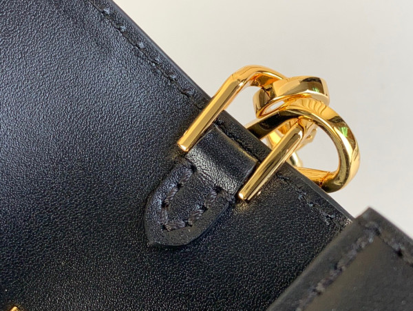 l0*is V*t0n wallet on chain capucines