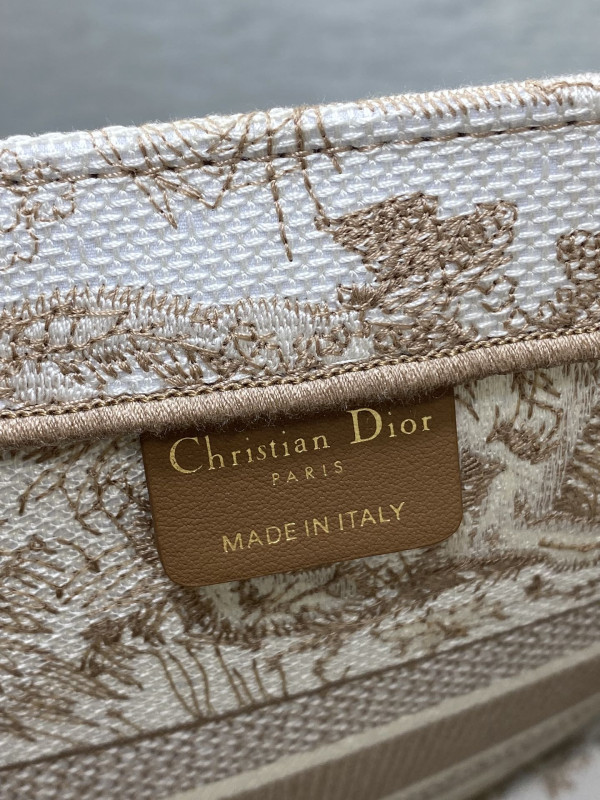 MEDIUM DIRO BOOK TOTE-36.5X27.5X16.5CM