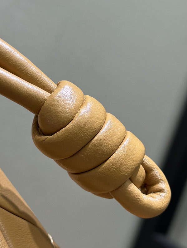 Lowee Flamenco purse - 30*24.5*10cm