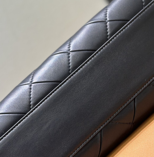 Lowee Flamenco purse - 30*24.5*10cm